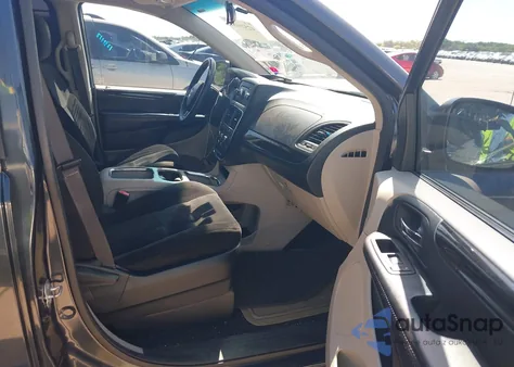 2014 Dodge Grand Caravan Sxt z USA, uszkodzony, nr VIN 2C4RDGCGXER291651